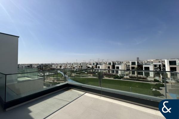 Luxury Villa I Park View I Vacant Now